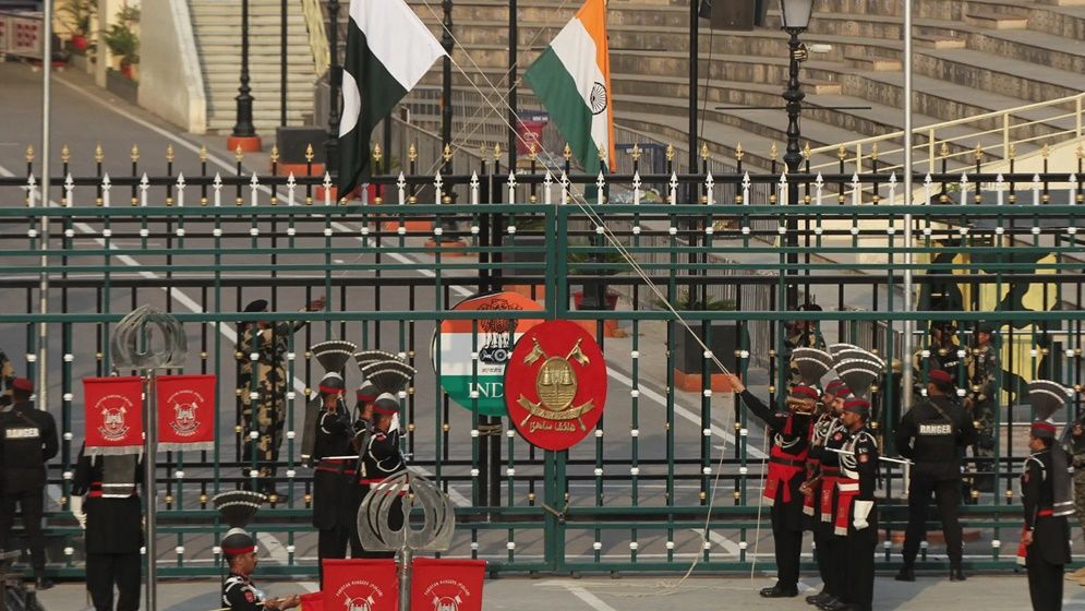 পাকিস্তান সীমান্তের বাড়িঘর গুঁড়িয়ে দিচ্ছে ভারত, ফের সংঘাতের শঙ্কা