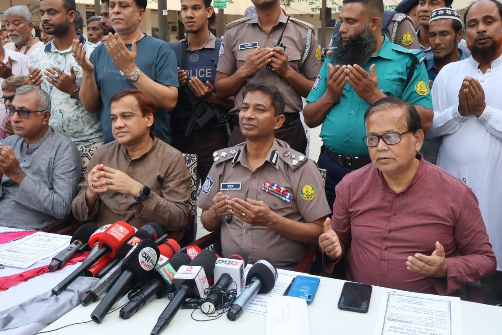 হযরত শাহজালাল (রহ.) মাজারে পবিত্র উরুস উপলক্ষে আইনশৃঙ্খলা সংক্রান্ত ব্রিফিং অনুষ্ঠিত