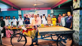 ঢেউটিন,সেলাই মেশিন,ভ্যানগাড়ি ও চিকিৎসা সহায়তা পেল ৪৫ পরিবার