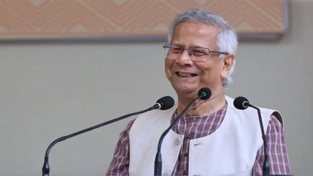 ফ্রান্সে গেলেন ড. ইউনূস