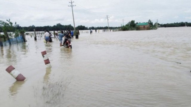 দেশের পাঁচ নদীর পানি বিপদসীমার ওপরে, আরও এলাকায় বন্যার শঙ্কা