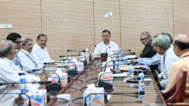 প্রধানমন্ত্রীর সঙ্গে বৈঠক করেছেন সম্পাদক পরিষদের নেতারা