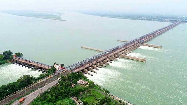 ফারাক্কা পরিদর্শনে ভারতে যাচ্ছে বাংলাদেশ প্রতিনিধিদল