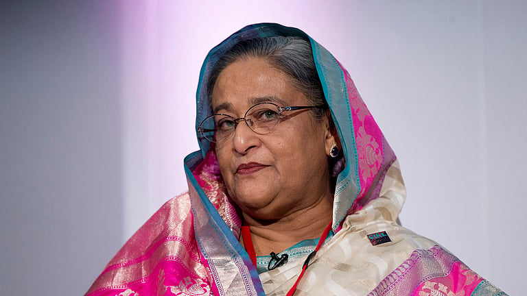 হাসিনা রাজনীতি থেকে বিদায় নিচ্ছেন? কে ধরবেন দলের হাল? ‘দ্য ওয়াল’-কে কী বললেন আওয়ামী লিগ নেত্রী