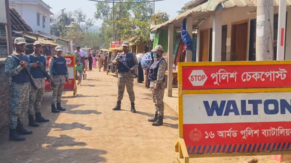 কক্সবাজারের টেকনাফে রোহিঙ্গা ক্যাম্পে গোলাগুলি, নিহত ১