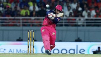 গেইলের ছক্কার রেকর্ড ভাঙলেন সুরিয়াভানশি