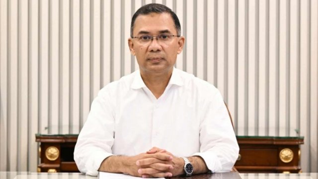 কোন বিপদের ইঙ্গিত দিলেন প্রধানমন্ত্রী