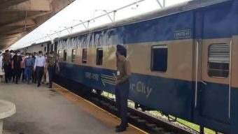 Student Stabbed After Resisting Robbery Attempt on Moving Train in Tejgaon