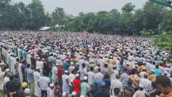 আ. লীগ নেতা ও শ্রীপুর পৌরসভার সাবেক মেয়র আনিছুরের জানাজায় মানুষের ঢল