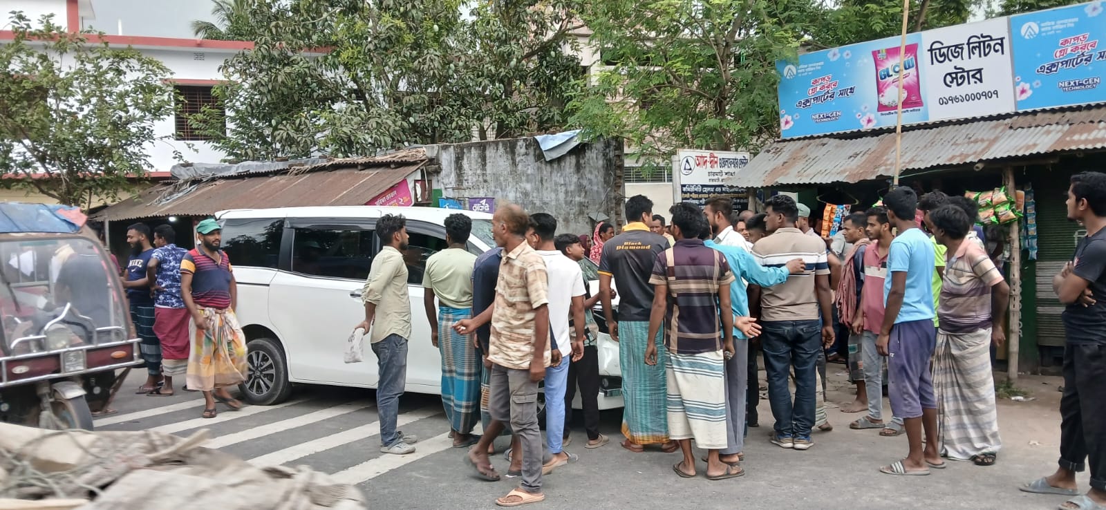 বাঘায় চতুর্থ শ্রেণির স্কুল ছাত্র মাইক্রোর চাপায় নিহত