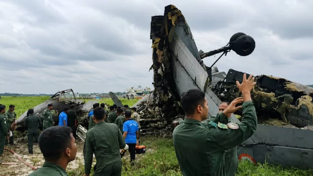 আসামে ভারতীয় বিমানবাহিনীর এএন-৩২ উড়োজাহাজ বিধ্বস্ত, নিহত ৫