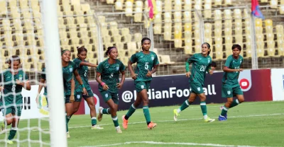 সাফ নারী চ্যাম্পিয়নশিপে নেপালকে হারিয়ে টানা তৃতীয়বার ফাইনালে বাংলাদেশ