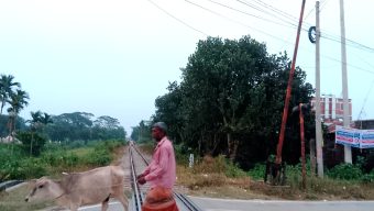 শায়েস্তাগঞ্জের কুতুবের চক রেলগেটে দীর্ঘ সময় গেইটম্যান অনুপস্থিতির অভিযোগনিরাপত্তা জোরদারের দাবি স্থানীয়দের”