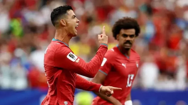 হ্যাটট্রিকের আশায় রোনালদো, বড় লিড নিয়ে বিরতিতে পর্তুগাল