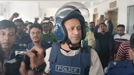 ব্যারিস্টার সুমনের দুই মামলায় জামিন স্থগিত