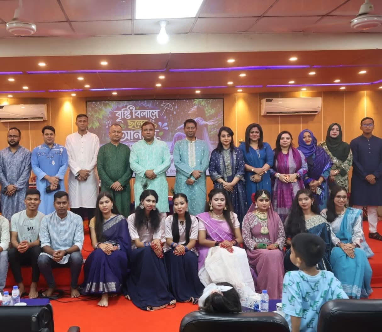 বৃষ্টি বিলাসে ছন্দে আনন্দে” গানের মূর্ছনায় এক অনিন্দ্য সন্ধ্যা: পুনাক এসএমপির বর্ষা উদযাপন