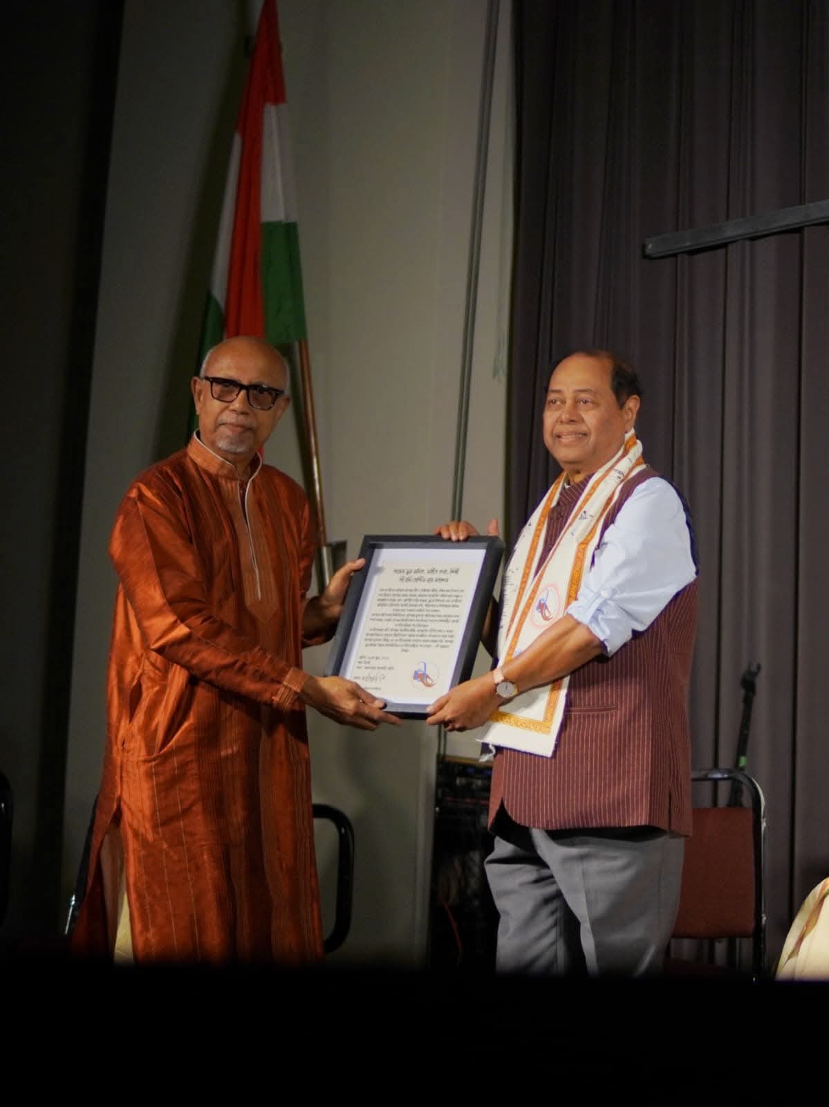 টরন্টোতে লাইসা আহমেদ লিসার রবীন্দ্রসংগীত সন্ধ্যা; বিশেষ সম্মাননায় ভূষিত রনি প্রেন্টিস-রয়