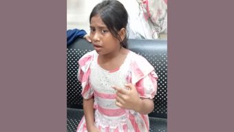 মানবিকতায় অনন্য শায়েস্তাগঞ্জ রেলস্টেশন: স্টেশন মাস্টারের তৎপরতায় উদ্ধার হারানো শিশু”