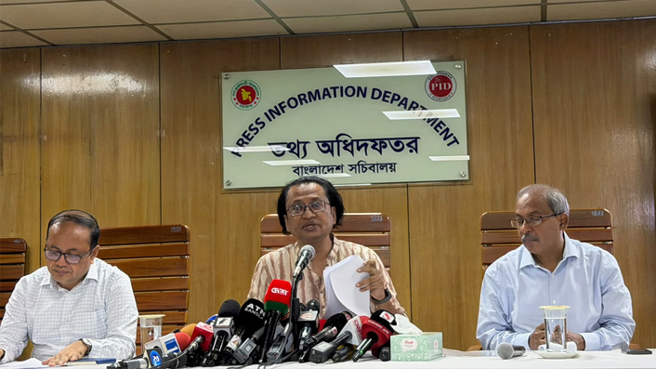 সাবেক প্রধানমন্ত্রী শেখ হাসিনার বক্তব্য প্রচার না করতে গণমাধ্যমকে সতর্ক করল সরকার
