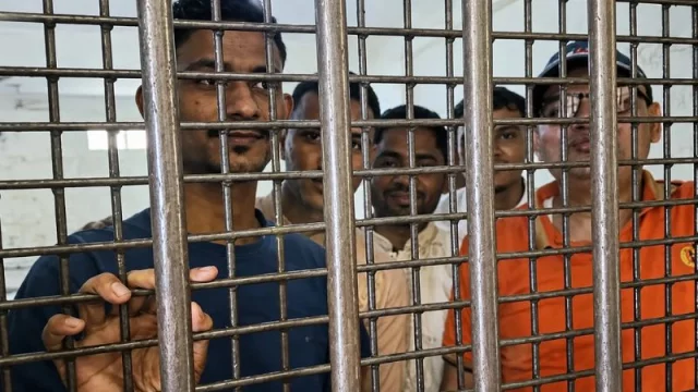 আদালতে আত্মসমর্পণের পর পাঁচ আওয়ামী লীগ নেতাকর্মী কারাগারে
