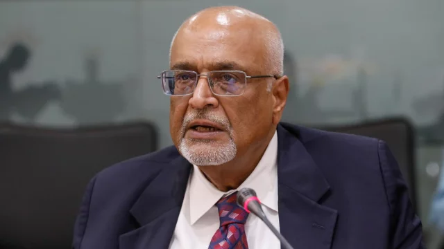 ঋণনির্ভর বাজেট আর্থিক শৃঙ্খলার জন্য চ্যালেঞ্জ তৈরি করতে পারে: ড. দেবপ্রিয় ভট্টাচার্য