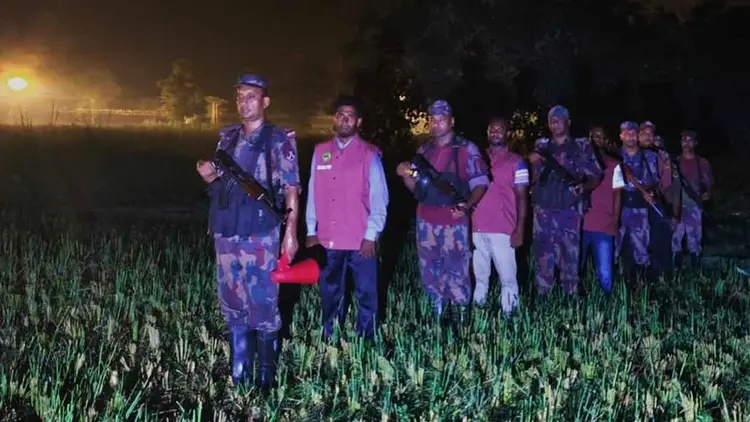 পুশইন’ঠেকাতে চাঁপাইনবাবগঞ্জ সীমান্তে বিজিবির টহল জোরদার
