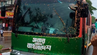 মৌলভীবাজার এসে পৌঁছেছেন প্রধানমন্ত্রী; শ্রীমঙ্গলে প্রধানমন্ত্রীর জনসভায় বৃষ্টি উপেক্ষা করে জনতার ঢল