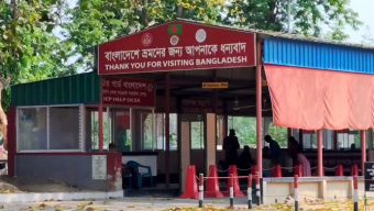 দর্শনা সীমান্ত থেকে বাংলাদেশিকে ধরে নিয়ে গেছে বিএসএফ