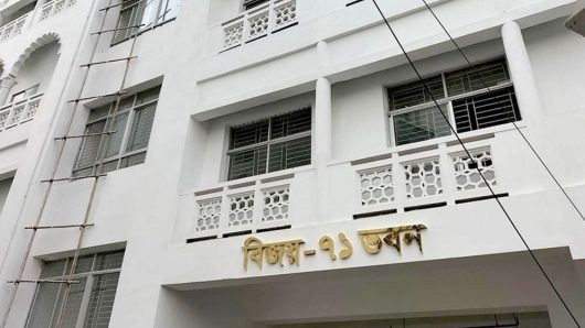 সুপ্রিম কোর্টের টয়লেট থেকে হাইকোর্ট কর্মচারীর ঝুলন্ত মরদেহ উদ্ধার