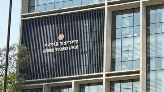 দিল্লি বিমানবন্দরের ঘটনা নিয়ে ভারতের ব্যাখ্যা ‘সন্তোষজনক নয়’: ঢাকা
