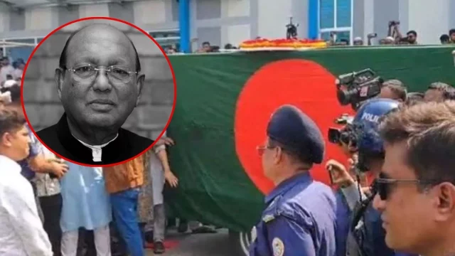 রাষ্ট্রীয় মর্যাদায় মা-বাবার পাশে চিরনিদ্রায় শায়িত তোফায়েল আহমেদ