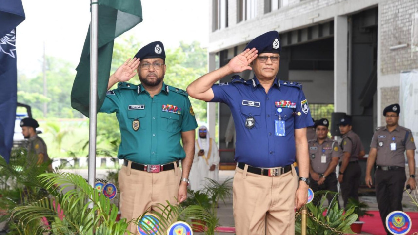 Bangladesh Police Begin Wearing New Uniforms from July 1