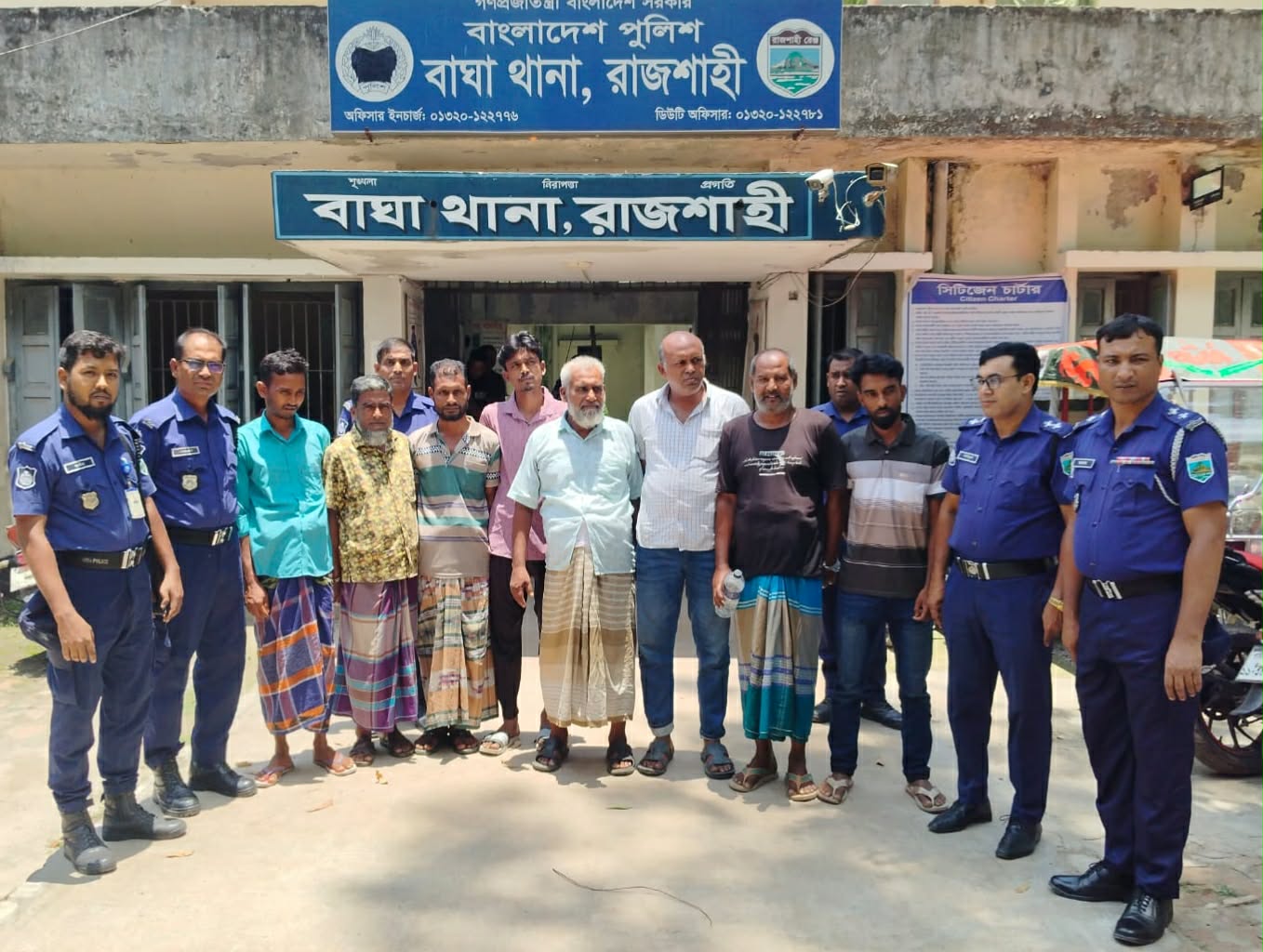 বাঘা থানার অভিযানে সাজাপ্রাপ্তসহ গ্রেফতার ৮ , মাদকের বিরুদ্ধে জিরো টলারেন্স ঘোষণা ওসির 
