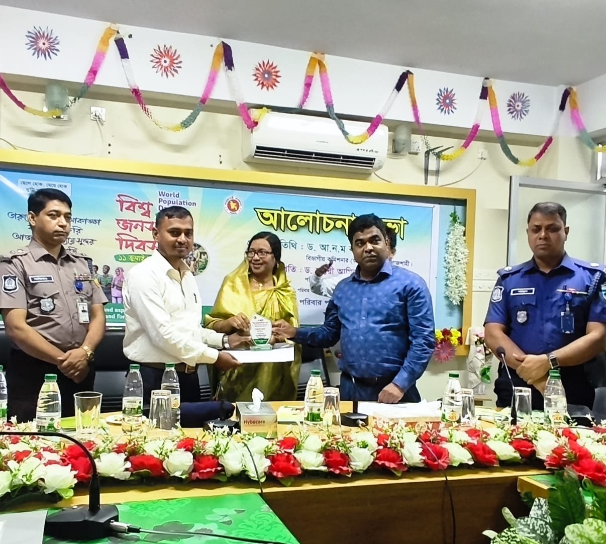 পরিবার পরিকল্পনায় জেলায় ৪র্থ বারের মতো শ্রেষ্ঠ বাঘার মনিরুল ইসলাম