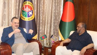 সিসিক প্রশাসকের সঙ্গে মার্কিন রাষ্ট্রদূতের সৌজন্য সাক্ষাৎ