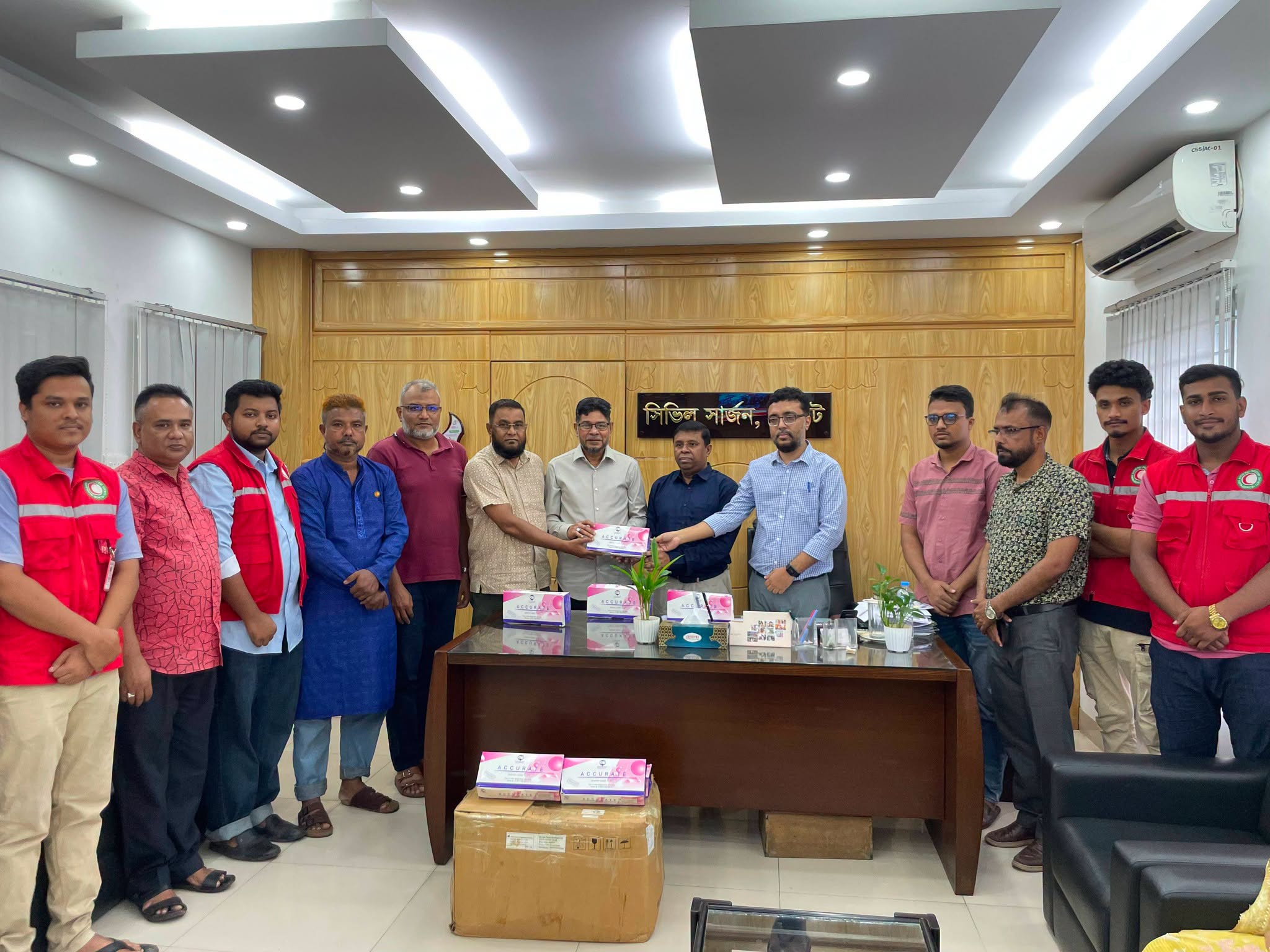 বাংলাদেশ রেড ক্রিসেন্ট সোসাইটির পক্ষ থেকে সিলেটের জন্য ডেঙ্গু কীট হস্তান্তর