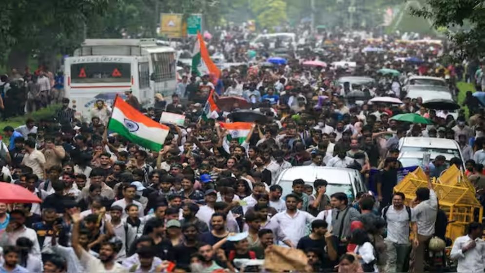 শিক্ষামন্ত্রীর পদত্যাগ ও পরীক্ষা ব্যবস্থার সংস্কার না হওয়া পর্যন্ত আন্দোলন চলবে: ককরোচ পার্টি