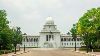 পুরুষ নির্যাতন প্রতিরোধে আইন প্রণয়নের নির্দেশনা চেয়ে হাইকোর্টে রিট