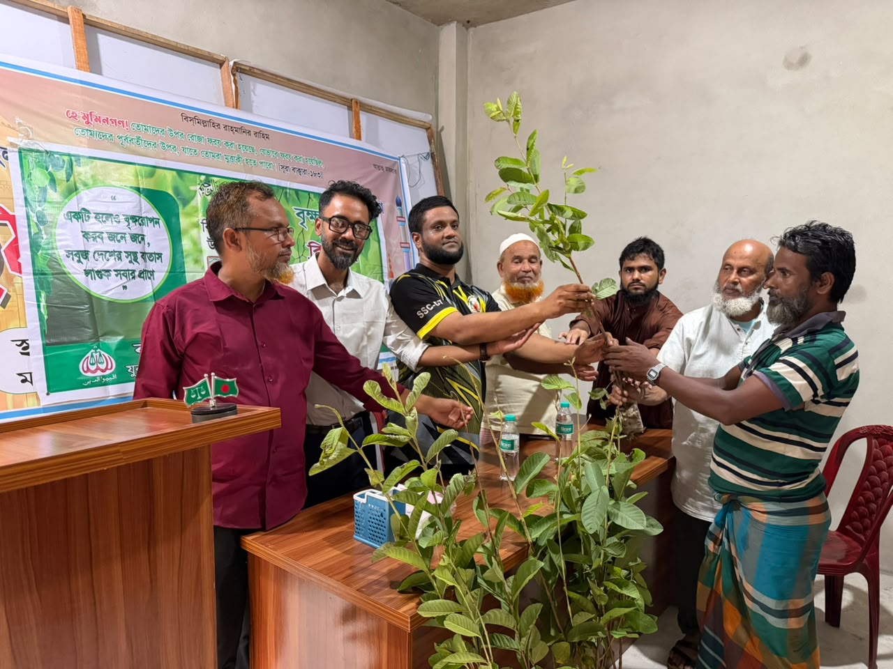 নাগরপুরের মামুদনগর ইউনিয়নে যুব বিভাগের বৃক্ষরোপণ ও চারা বিতরণ অনুষ্ঠিত 