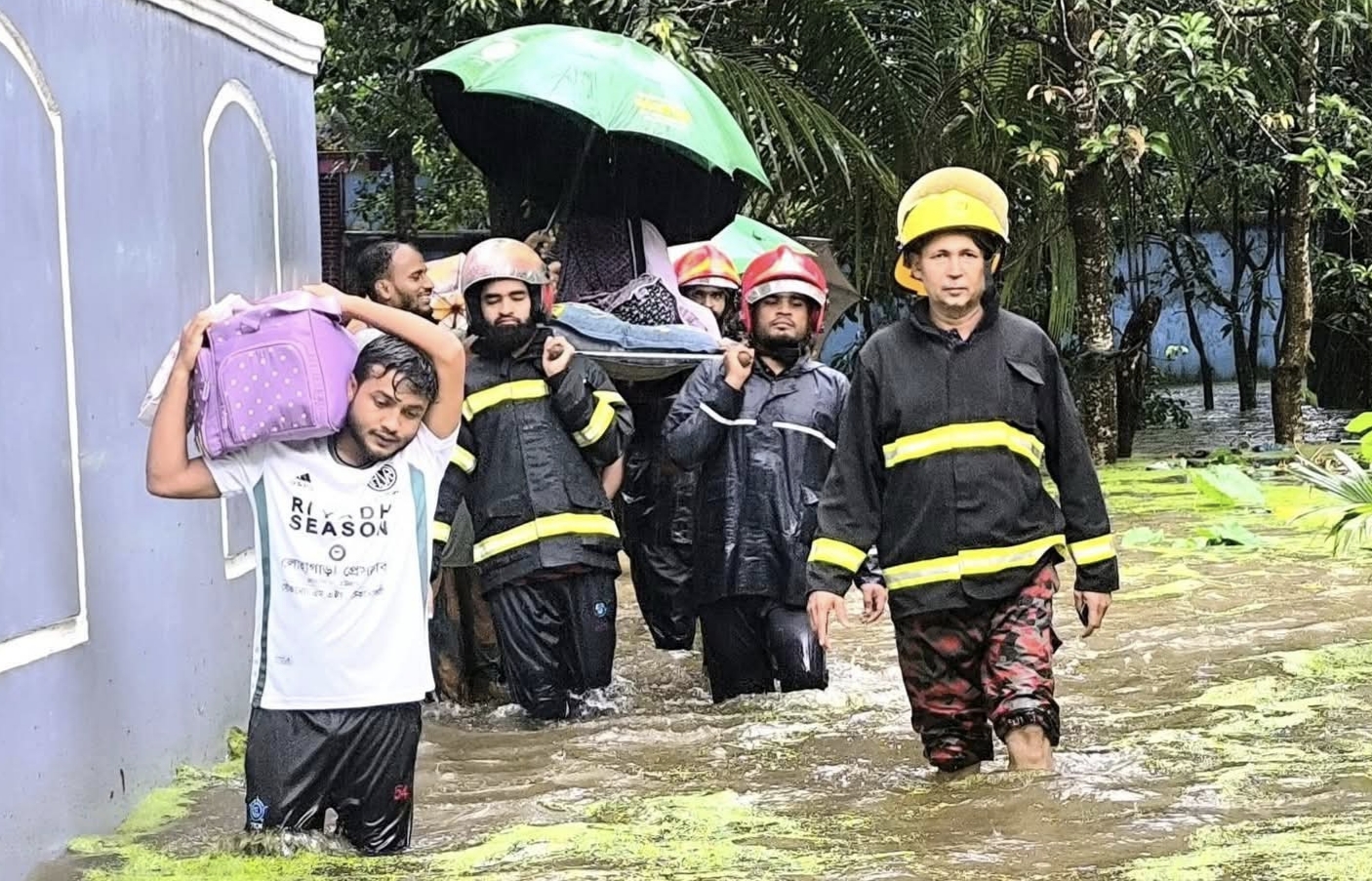 লোহাগাড়ায় ফায়ার সার্ভিসের অনন্য দৃষ্টান্ত