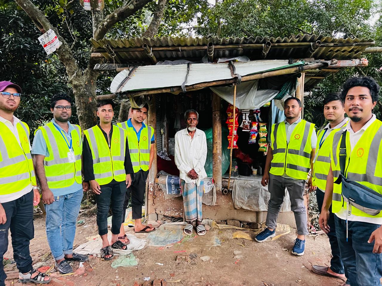 বন্যাপরবর্তী পুনর্বাসনে লোহাগাড়া প্রবাসী মানবিক ফাউন্ডেশন: মানবতার অনন্য দৃষ্টান্ত