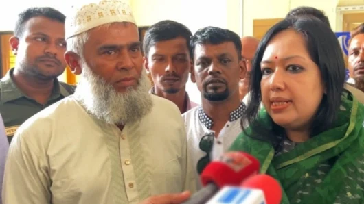 শেখ হাসিনার দেশে ফিরতে আইনগত বাধা নেই: রুমিন ফারহানা