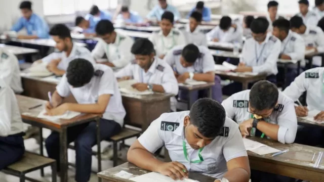 এসএসসিতে শেষ ৫ বছরে পাসের হার এবার সর্বনিম্ন