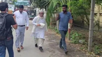 বাবার লাশ ঢাকায় মায়ের মুক্তির জন্য দীপু মনির মেয়ে দৌড়াচ্ছেন মুন্সীগঞ্জে