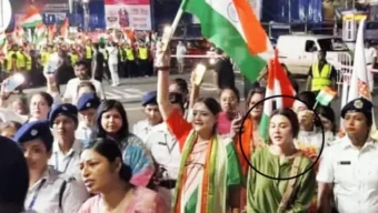 কলকাতার রাজপথে মিছিলে জয়া আহসান, সামাজিক মাধ্যমে সমালোচনার ঝড়