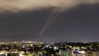 ইরানের লারাক দ্বীপে মার্কিন হামলার পর ইরানের পাল্টা আঘাত, মধ্যপ্রাচ্যে সংঘাত ছড়িয়ে পড়ার শঙ্কা