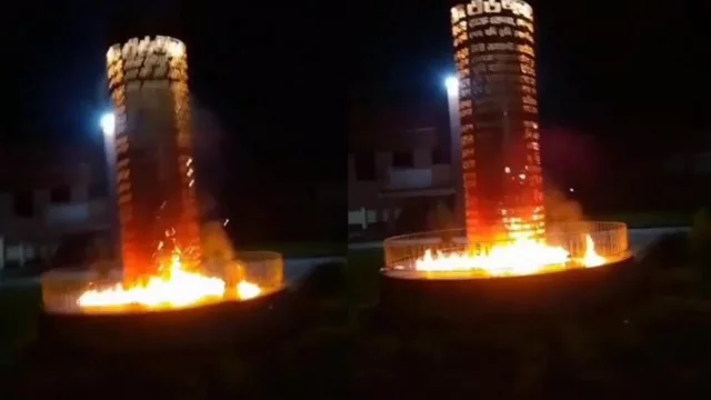 জয় বাংলা স্লোগান দিয়ে ‘জুলাই স্মৃতিস্তম্ভে’ অগ্নিসংযোগ