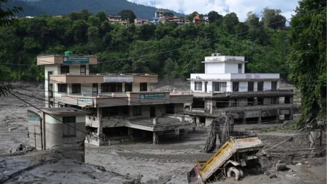 নেপালের বন্যায় মৃতের সংখ্যা বেড়ে ৩৩২