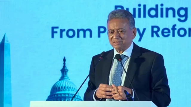 ১ বছরের মধ্যে বিদ্যুৎ-গ্যাস সংকটের সমাধান সম্ভব নয়: অর্থমন্ত্রী