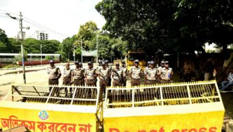 ৩২ এ শ্রদ্ধা জানাতে গিয়ে যুবলীগকর্মী আটক